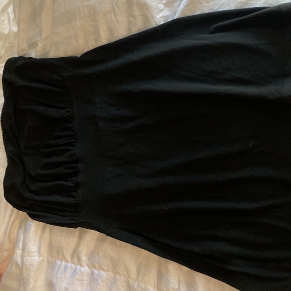 Reposhing  item did not fit size small. - Picture 2 of 4